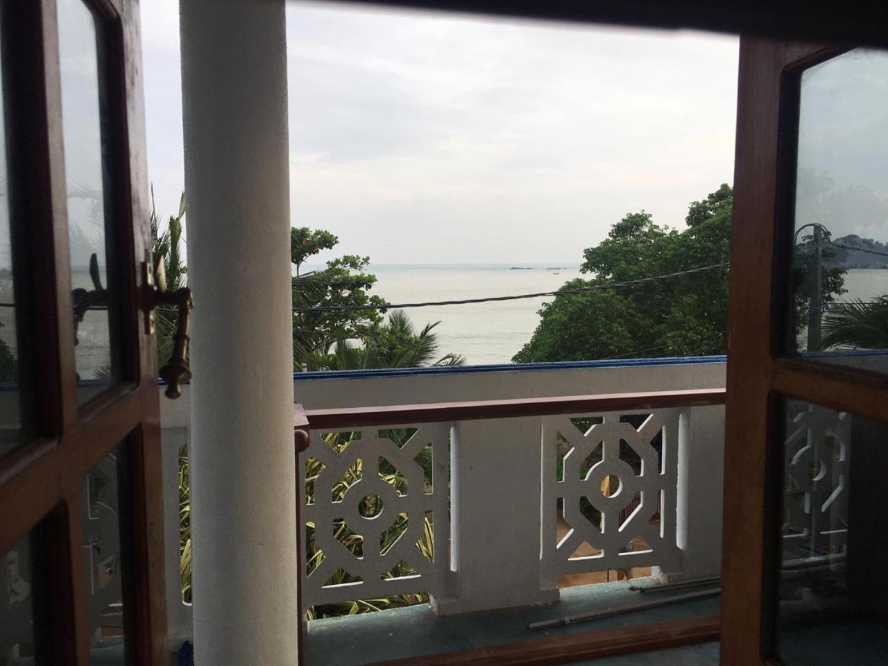 Bluewhale Beach Hotel Tangalle Ngoại thất bức ảnh